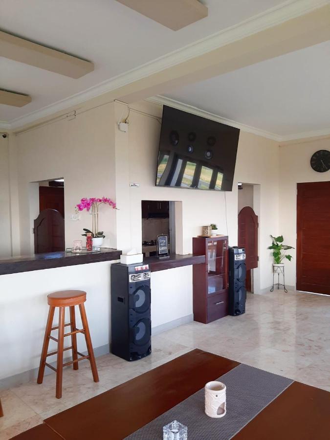 Medewi Manor Aparthotel Airsatang ภายนอก รูปภาพ