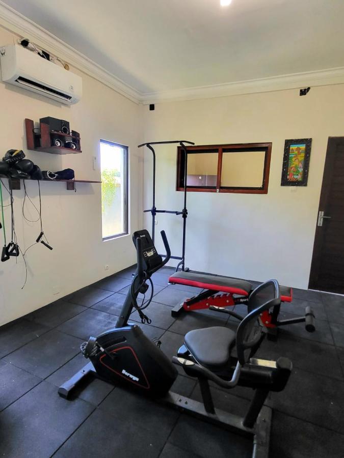Medewi Manor Aparthotel Airsatang ภายนอก รูปภาพ
