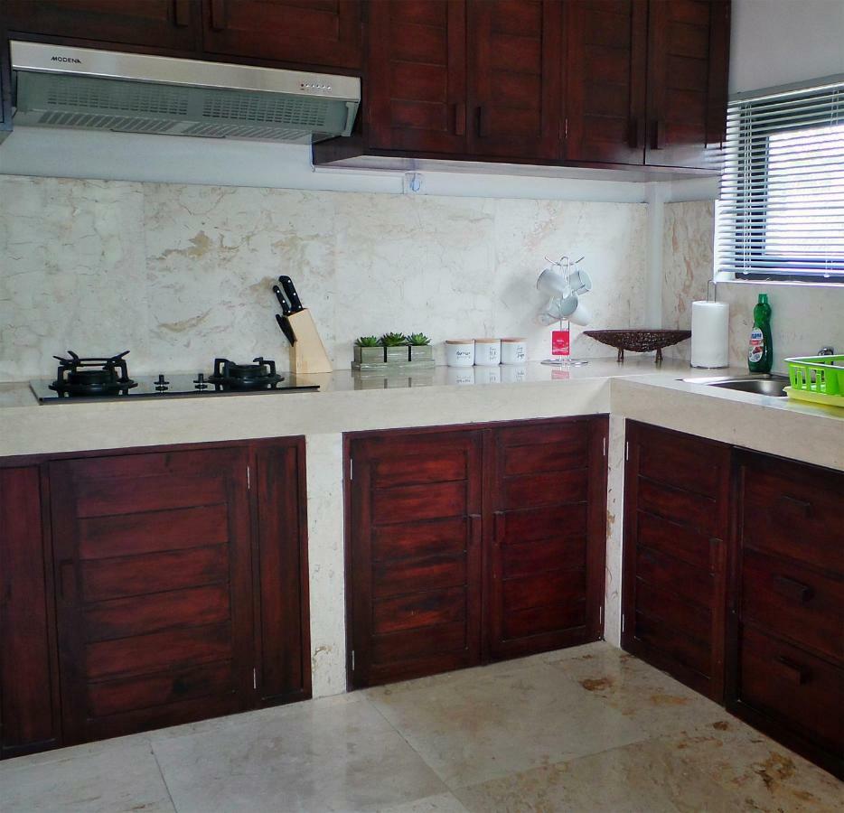 Medewi Manor Aparthotel Airsatang ภายนอก รูปภาพ